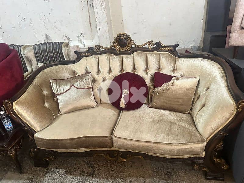 طقم كنبايات حفر خشب زان ملكي قماش وردة شبه جديد 3