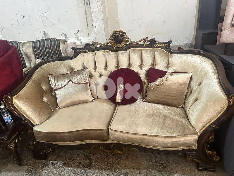 طقم كنبايات حفر خشب زان ملكي قماش وردة شبه جديد 4