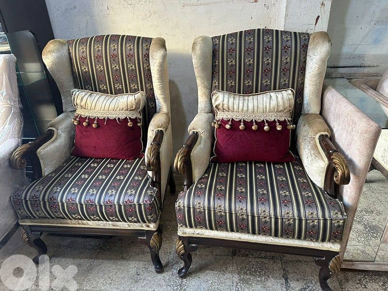 طقم كنبايات حفر خشب زان ملكي قماش وردة شبه جديد 7