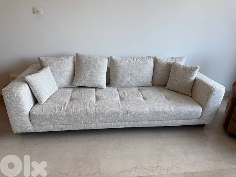 Like New – 2 Modern Couches (4-Seater + 3-Seater) 2