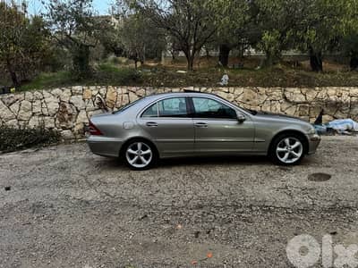 Mercedes-Benz C-Class 2004