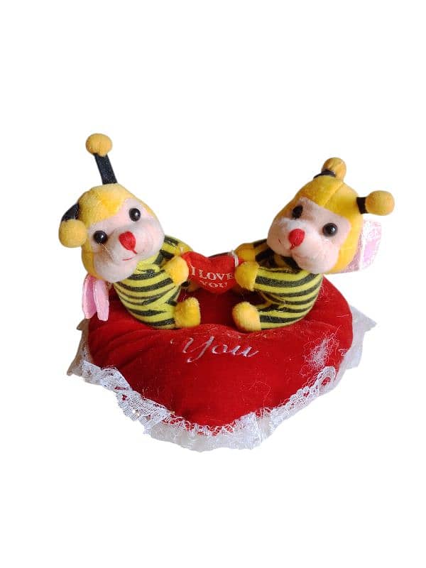 plush heart with bee's 1