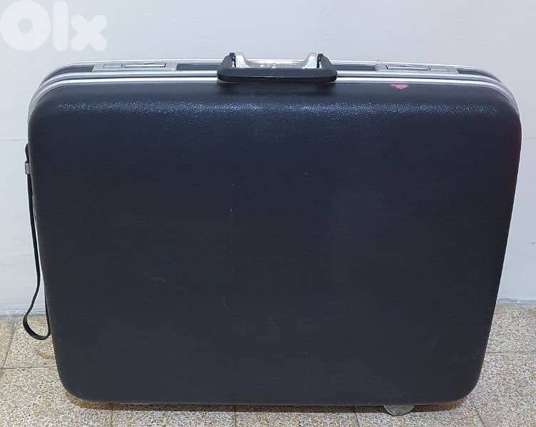 شنطة  سفر  قديم  كتير  نضيف  شبه  جديد  ماركة برنس صانع  تايوان ٣٠ $ 3