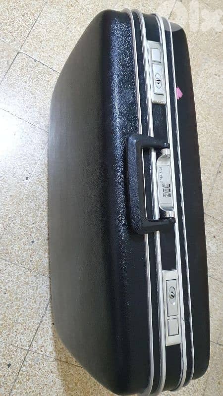 شنطة  سفر  قديم  كتير  نضيف  شبه  جديد  ماركة برنس صانع  تايوان ٣٠ $ 11