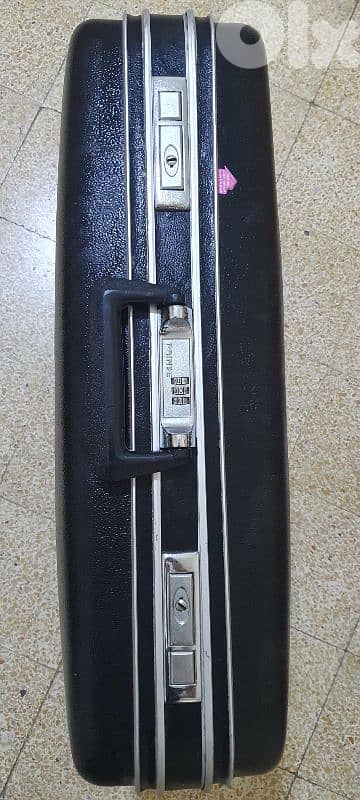 شنطة  سفر  قديم  كتير  نضيف  شبه  جديد  ماركة برنس صانع  تايوان ٣٠ $ 12