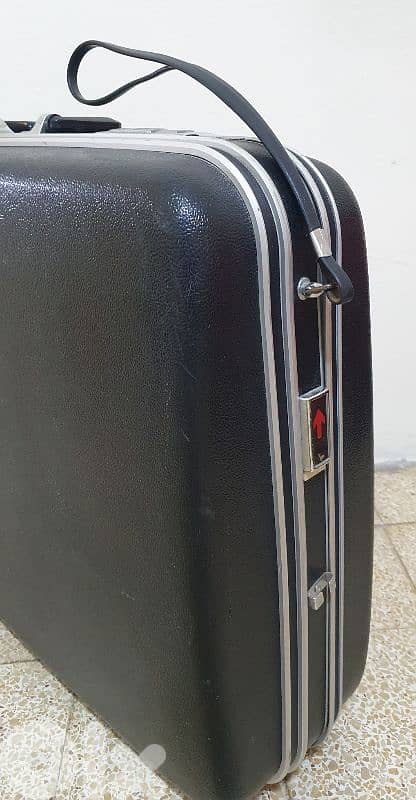 شنطة  سفر  قديم  كتير  نضيف  شبه  جديد  ماركة برنس صانع  تايوان ٣٠ $ 13