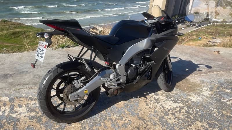 Aprilia RS4 2015 2