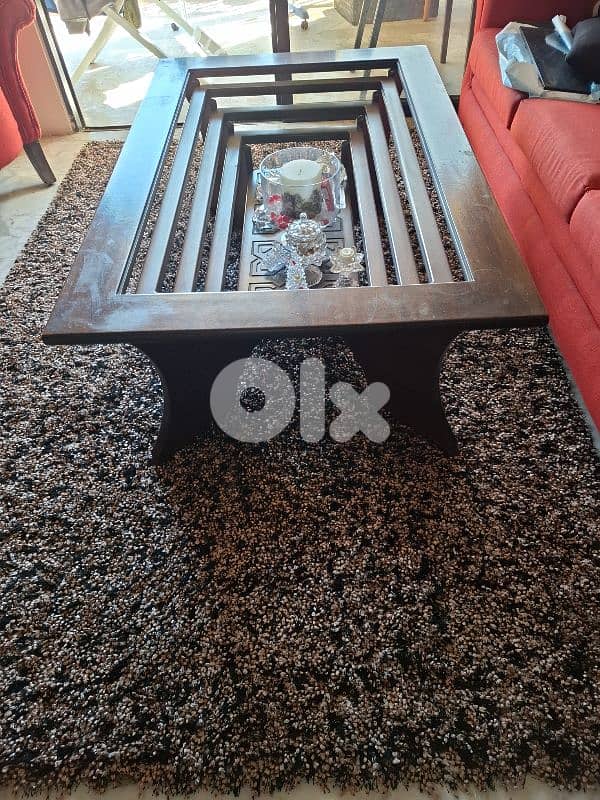 طاولة صالون شبه جديدة 1