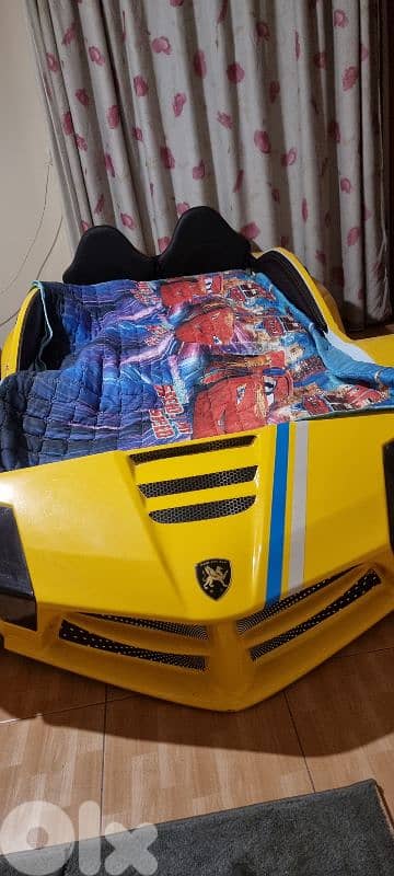 سرير سيارة رياضية للأطفال – تصميم فاخر وحالة ممتازة! 5