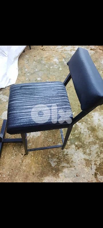 كراسي و طاولات