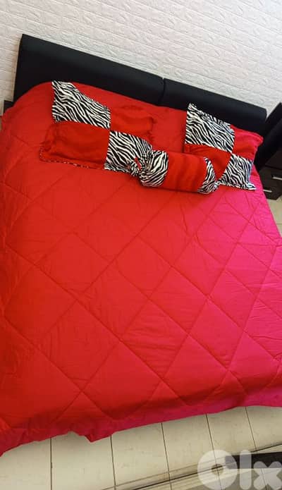 Comforter / couvre-lit / king size