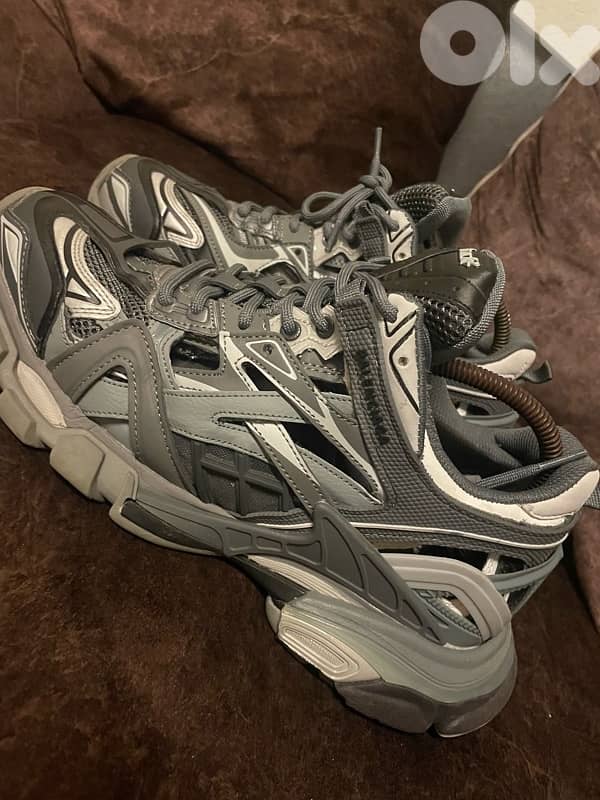 Balenciaga track 2 4