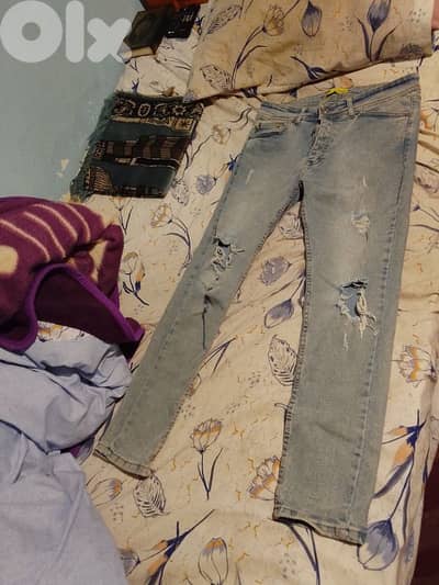 Zara jeans.