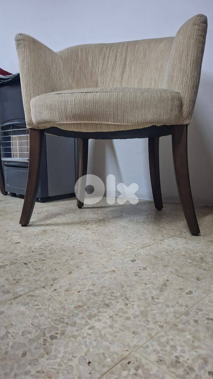2 Armchairs مقعدين 2