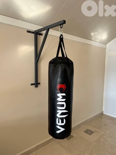 BUY VENUM BOXING BAG TAKE FREE EVERLAST GLOVES + HAND WRAP