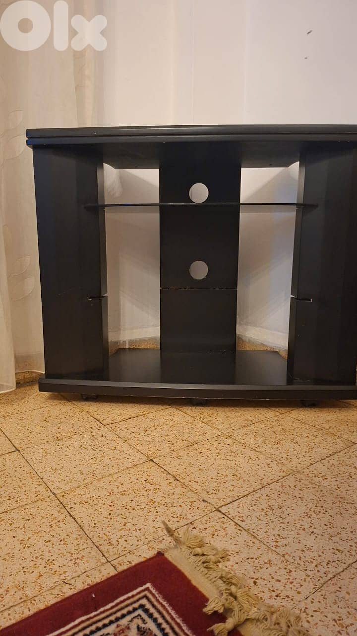 TV table with wheels 2