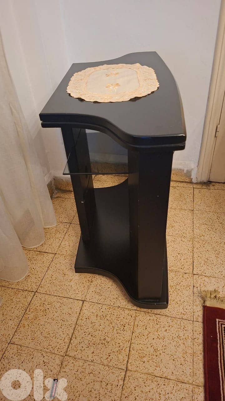 TV table with wheels 3