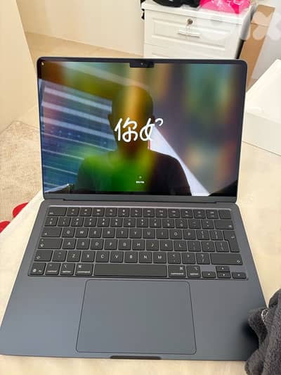 2025 Macbook Air M4 13 inch 24 (open box) + 2tb scandick portable SSD
