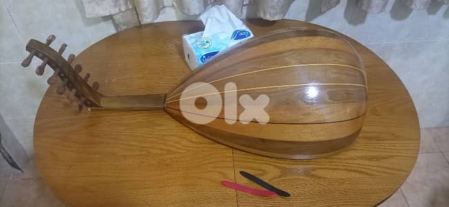 ‎عود موسيقي شرقي (صناعة يدوية)