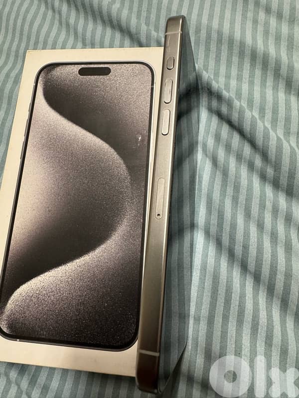 iphone 15 pro MAX 256 GB 4