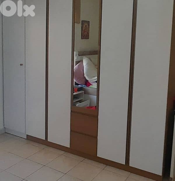 خزانة لغرفة أطفال للبيع 1