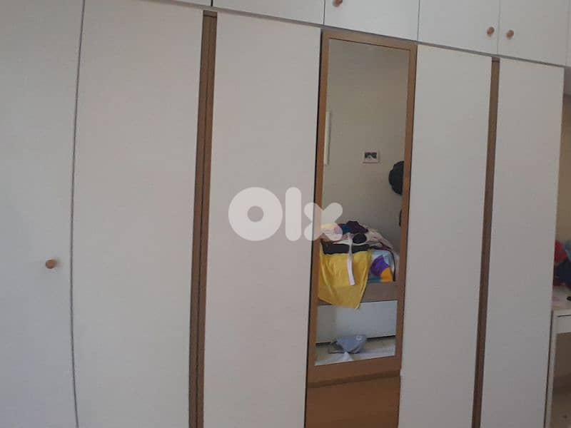 خزانة لغرفة أطفال للبيع 2