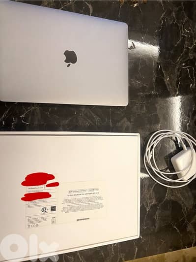 Macbook pro m2  13 inch 2022