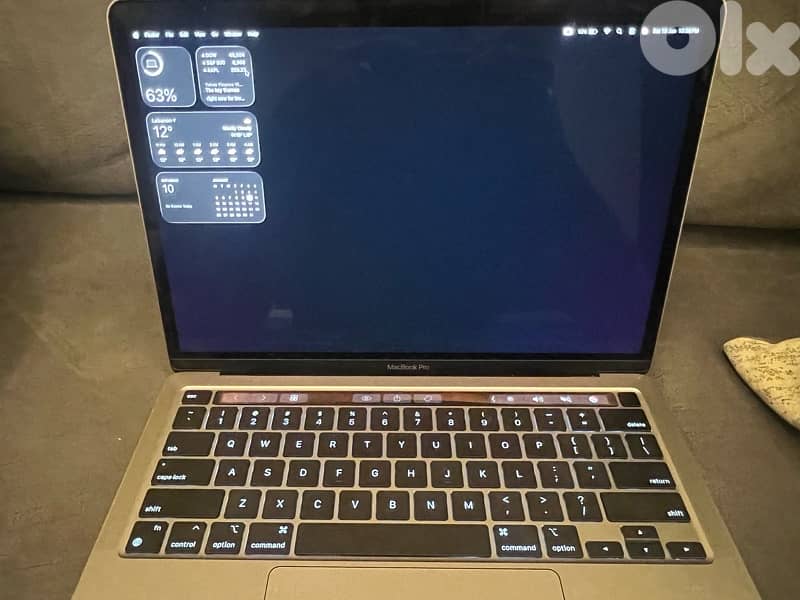 Macbook pro m2  13 inch 2022 1