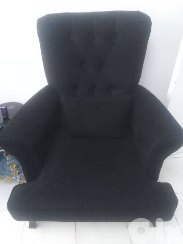 Black Armchair كنبايه مقعد اسود 1