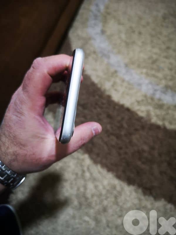 I Phone 11 ( 64GB Memory) used like New 1