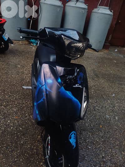 smile Yamaha 2025  ماشية ١١٠٠ بس بدها غيار كريناج من واجهة