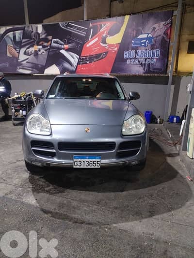 Porsche Cayenne S company source 2006