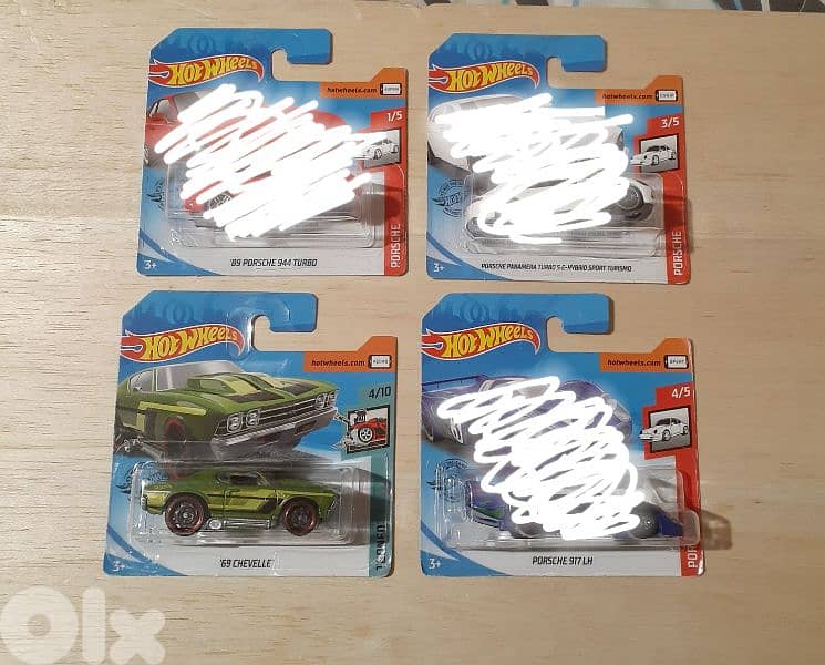 Hot Wheels (2020) diecast car model 1;64 4