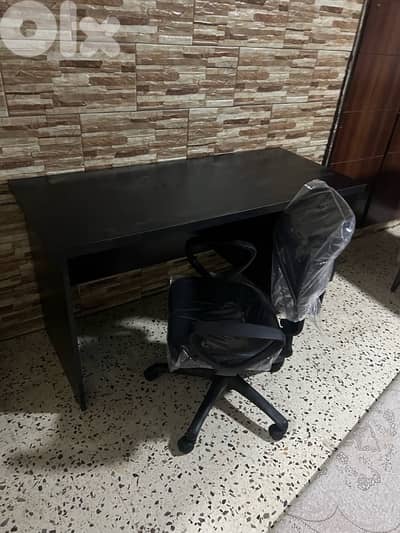 مكتب مع كرسي جديد من المعمل بافضل الاسعار