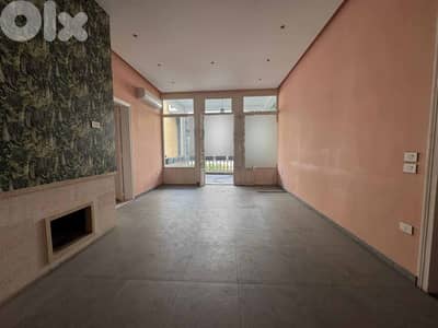 SPACIOUS APARTMENT IN HAMRA PRIME / 260sq /  3 BEDROOMS , (HAMRM-292)