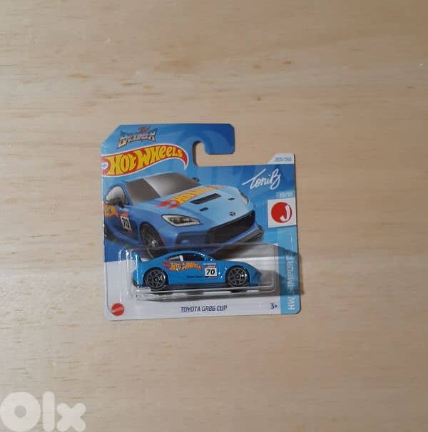 Hot Wheels (2024) diecast car model 1;64 18
