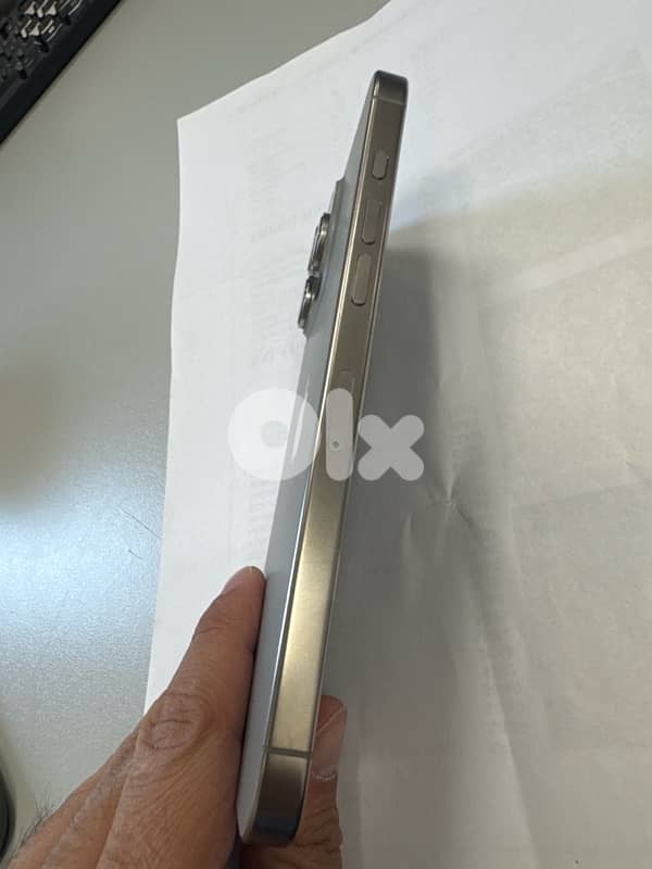 iphone 15 pro max titanium 256 like new 3