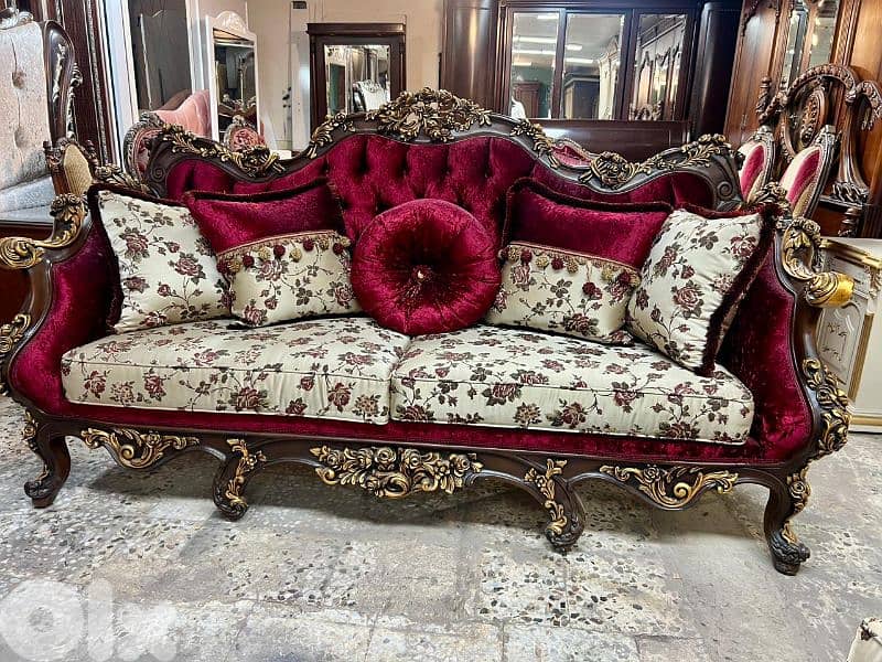 طقم كنبايات ملكي مصري حفر خشب زان خمس قطع وطاولة شبه جديد 8