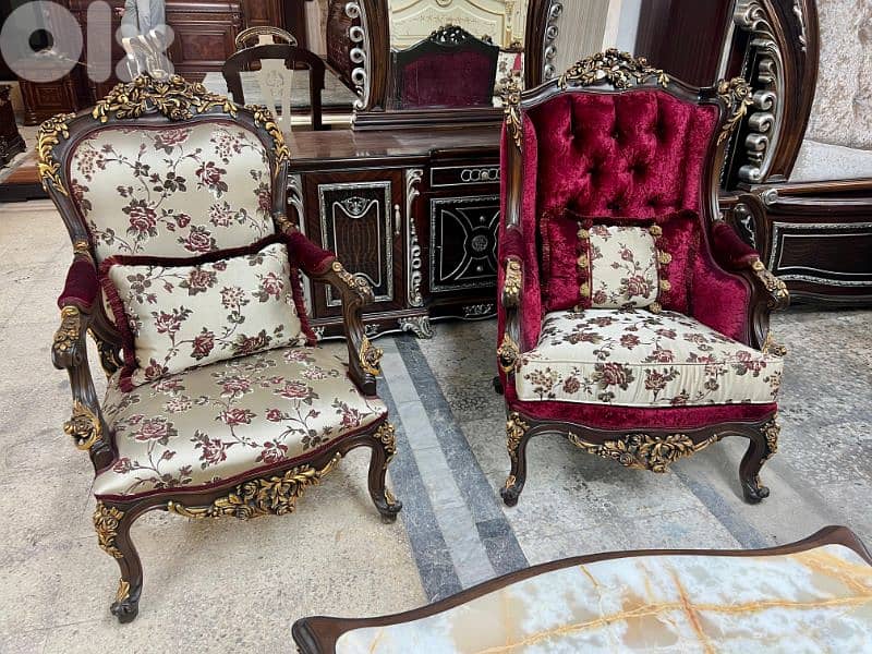 طقم كنبايات ملكي مصري حفر خشب زان خمس قطع وطاولة شبه جديد 10