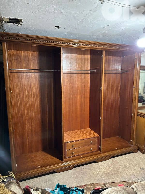 اوضة نوم خشب زان ولاتي كلا ملبسة قشر 2