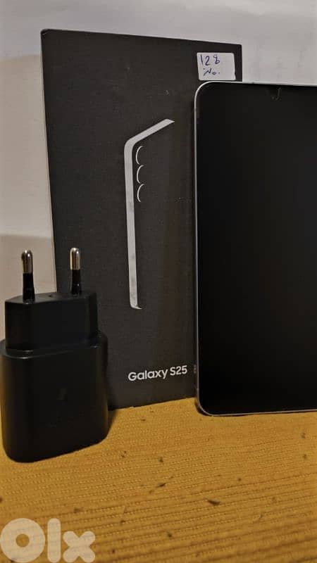 Samsung s25 12/256 10