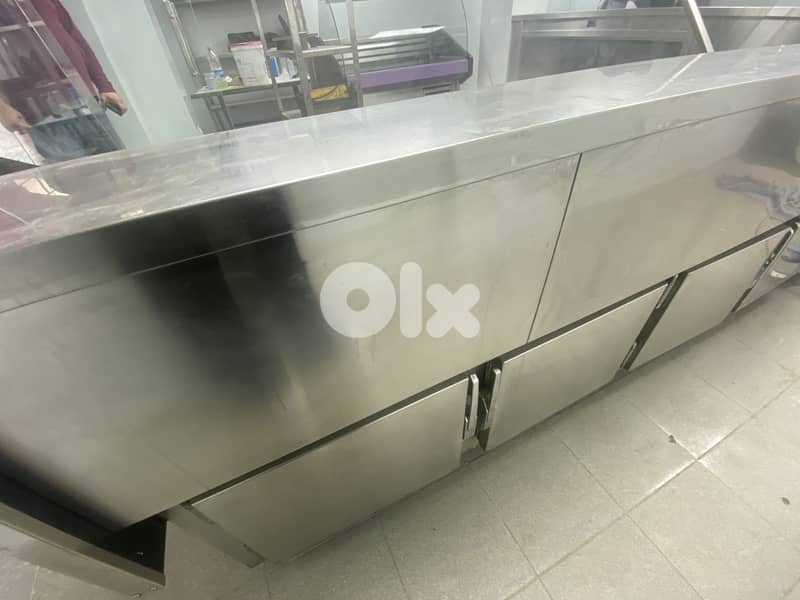 برادات واجهة  بحالة ممتازة 1