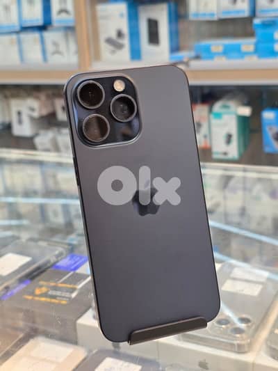 Used 15 pro max 256 gb blue 774 cycle 800$