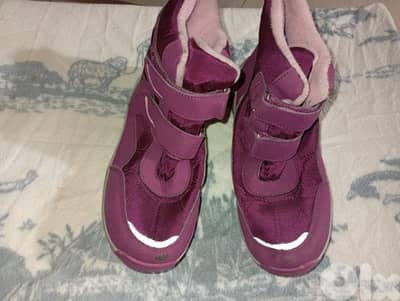 شوز للتلج والمطر