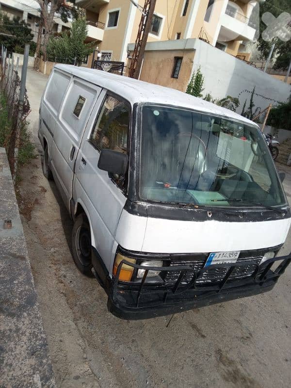 Toyota hiace تويوتا هايس فان باص 2
