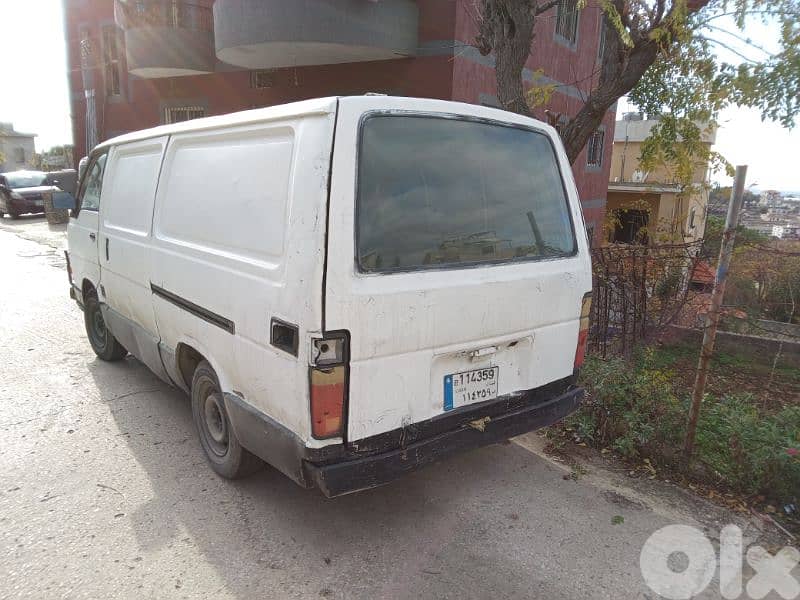 Toyota hiace تويوتا هايس فان باص 3