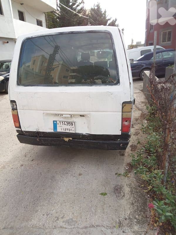 Toyota hiace تويوتا هايس فان باص 4