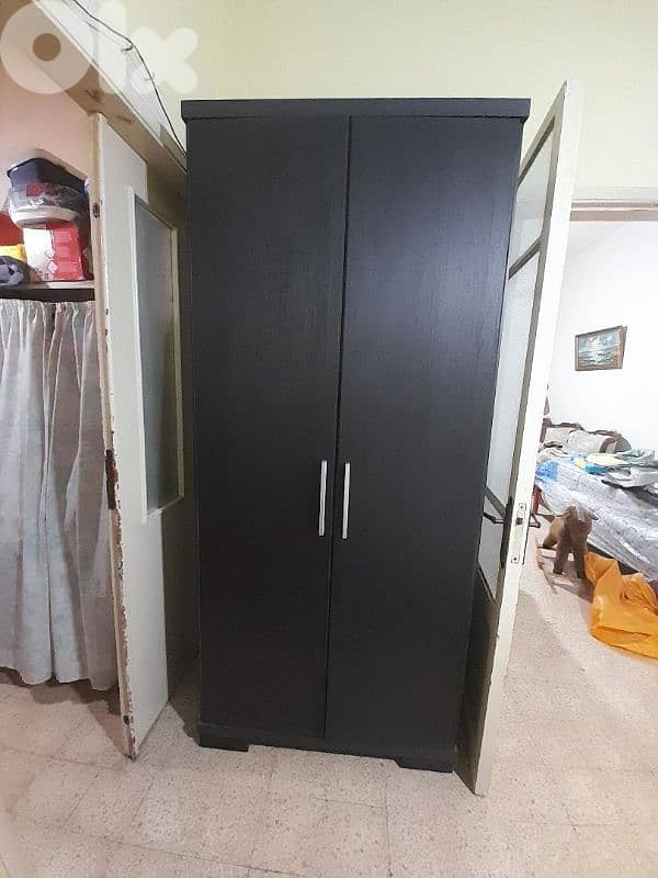 400$       2 beds and 2 closets 3