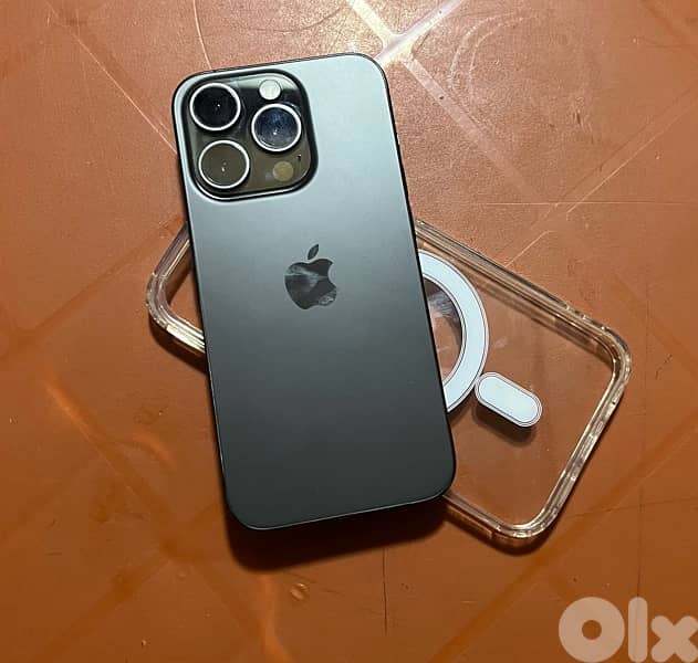 IPHONE 15 pro 256g battary 90% 1