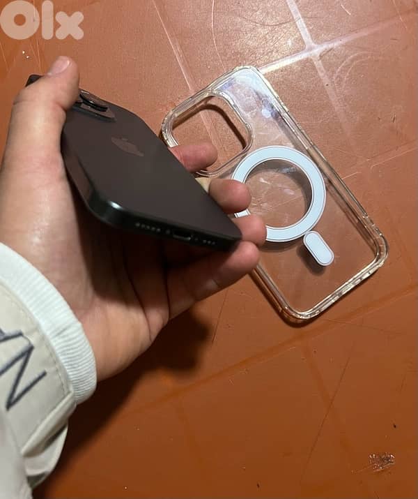 IPHONE 15 pro 256g battary 90% 3